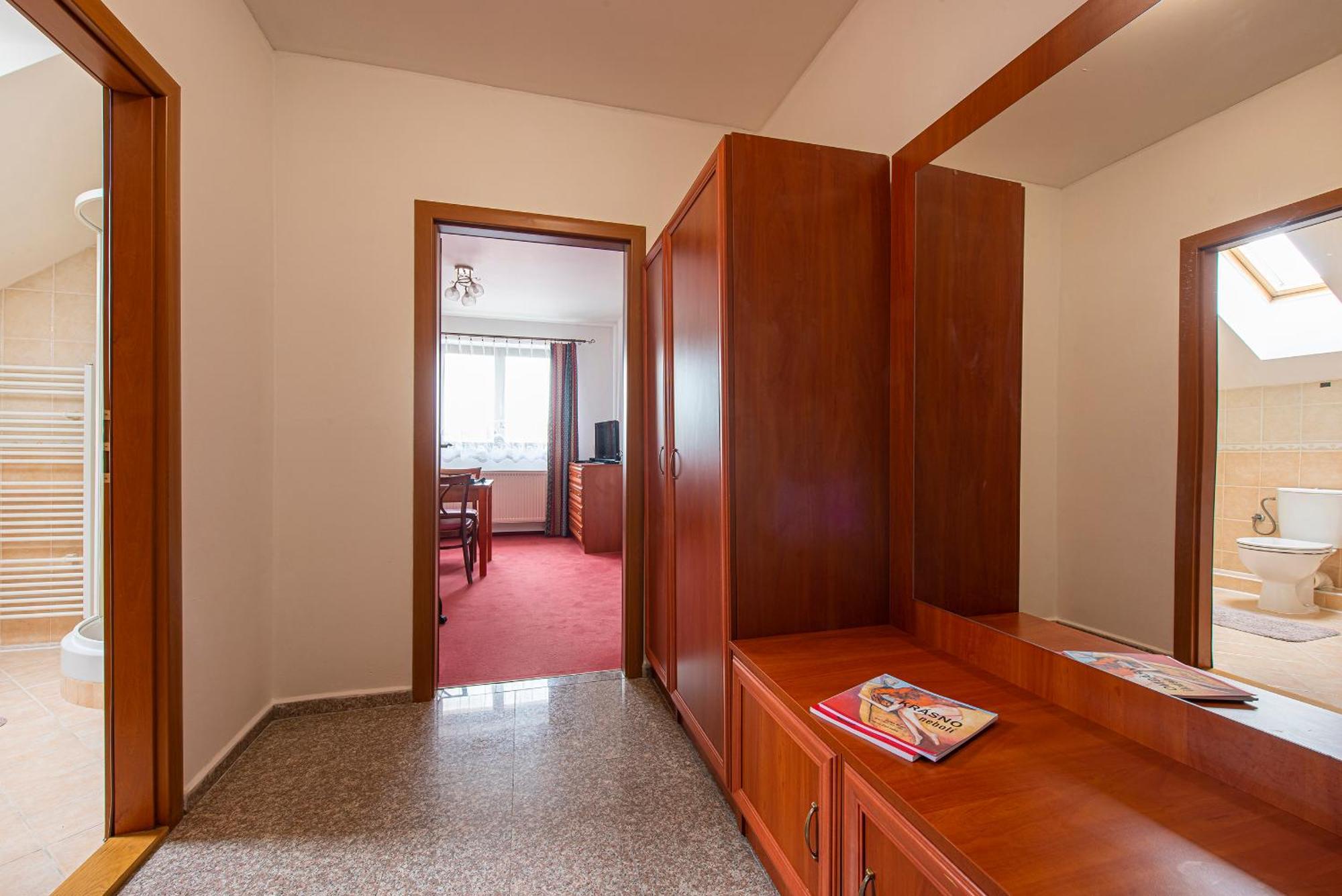 Penzion A Restauracia Lavender Motel Poprad Exterior foto