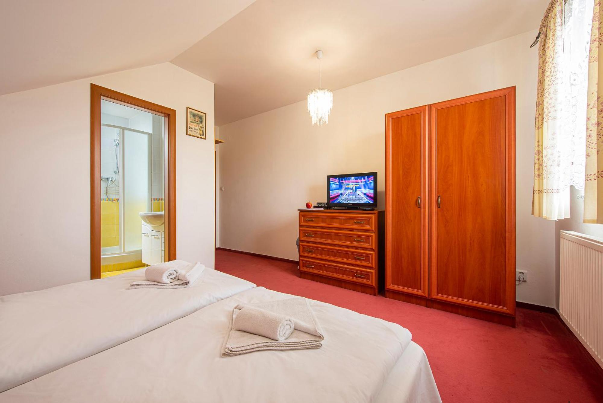 Penzion A Restauracia Lavender Motel Poprad Exterior foto